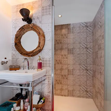 - - Piscine - Sauna 4*